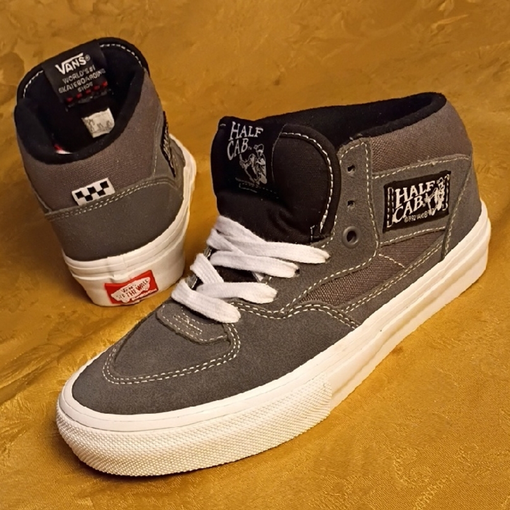 VANS Half World #1 Skateboarding Shoe Gray and Black, Men's 5.0 Women's 6.5